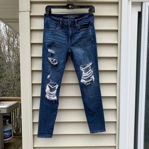 AE jeggings distressed jeans size 6 short